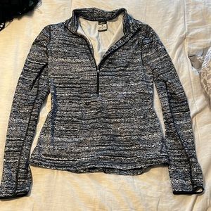 Nike pro back and white half zip! Medium. Great condition!!